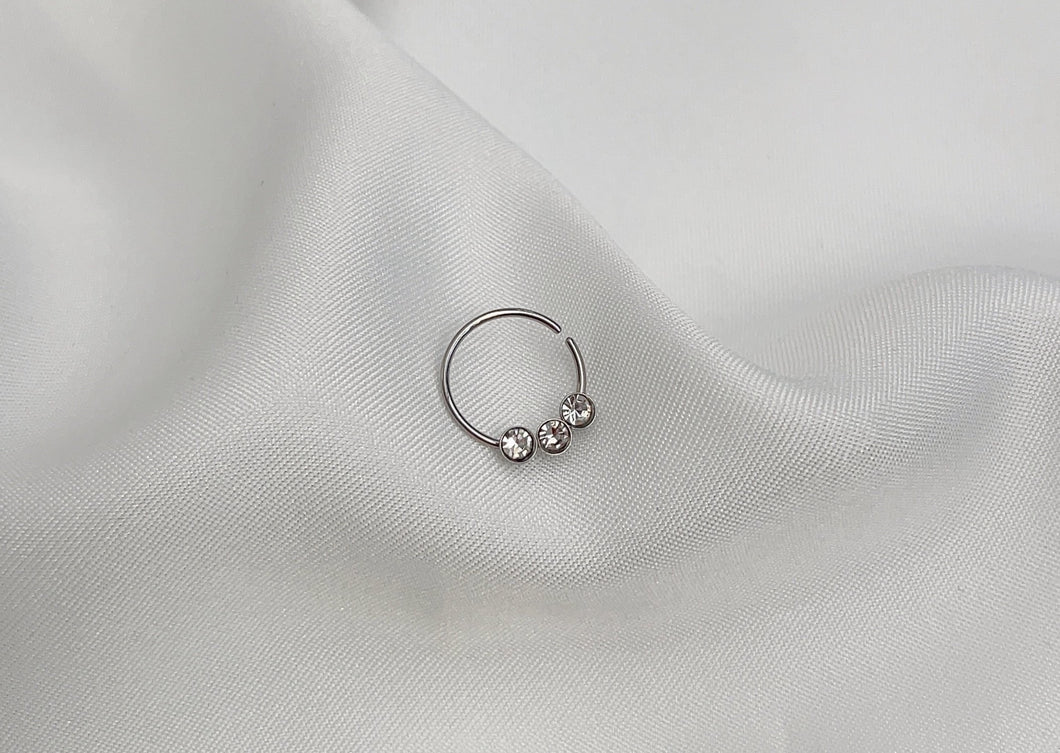Mila Helix Piercing