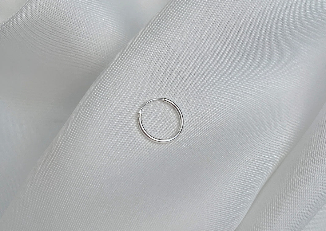 Saar Helix Piercing