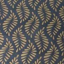 Afbeelding in Gallery-weergave laden, Streepjes Cadeaupapier
